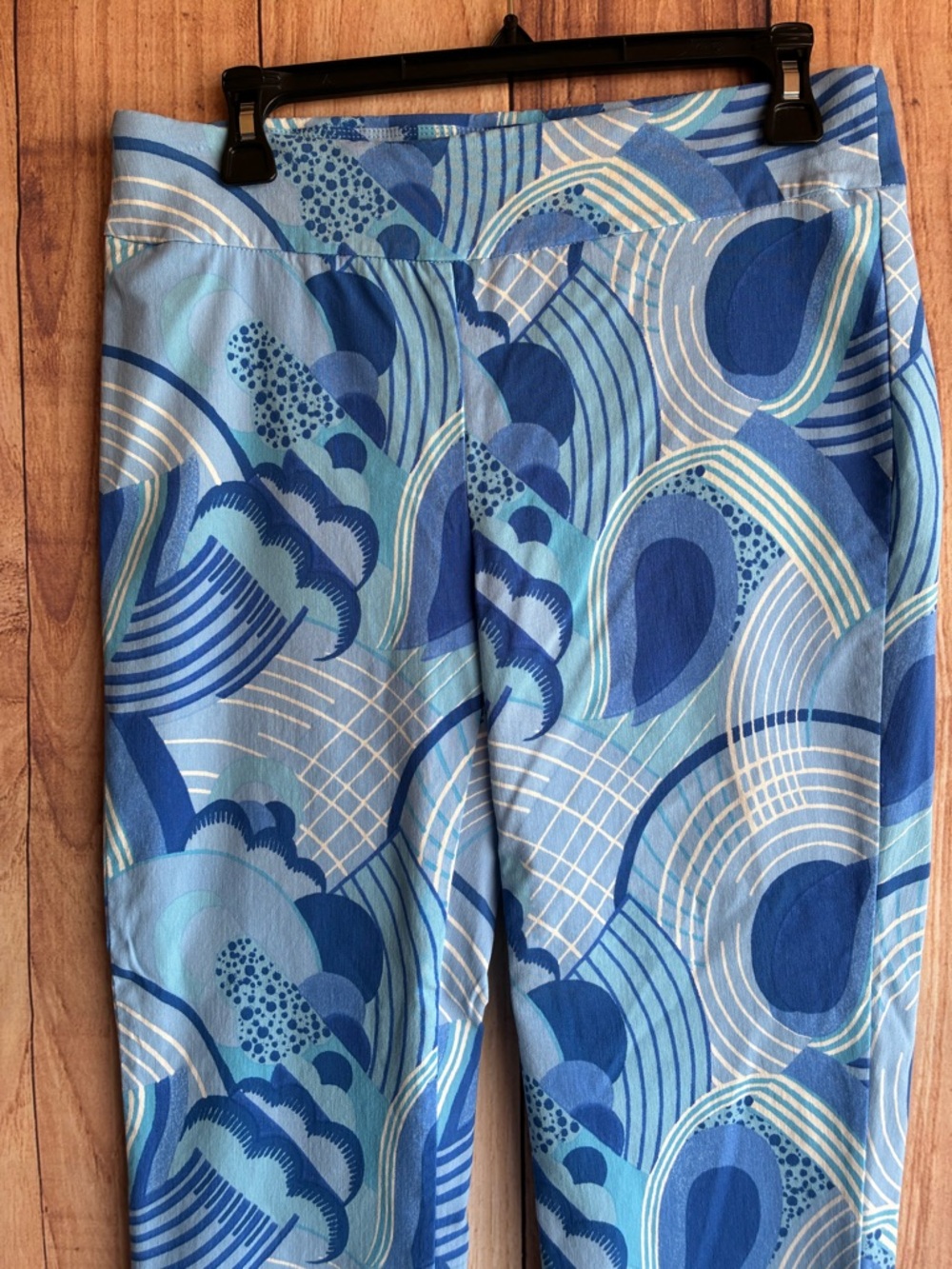 J. McLaughlin Swirl Crop Blue Pants 
Size 10 - Picture 3 of 7